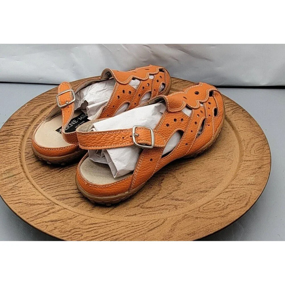 Bernie Mev Women's Orange Sandal Size 37EU / 6.5 US Slip-On Flats - Picture 5 of 14